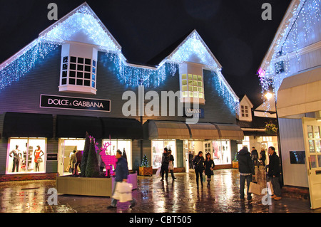 Il Villaggio di Bicester Shopping Center a Natale, Bicester, Oxfordshire, England, Regno Unito Foto Stock