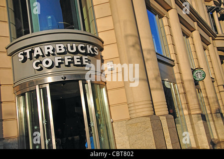 Starbucks Coffee shop, Colmore Row, Birmingham, West Midlands, England, Regno Unito Foto Stock