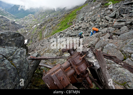 Vecchi manufatti. Chilkoot Pass. Chilkoot Trail. L'Alaska. Stati Uniti d'America Foto Stock