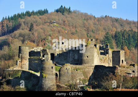 Ha rovinato il castello medievale in La Roche-en-Ardenne, Ardenne, Belgio Foto Stock