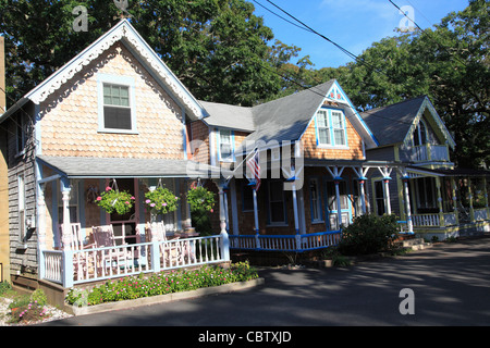 Victorian Gingerbread cottages, Oak Bluffs, Marthas Vineyard, Massachusetts, New England, STATI UNITI D'AMERICA Foto Stock