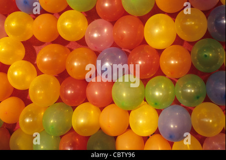 Evergreen State Fair games lungo il lungomare in fiera a palloncino e gioco di freccette Snohomish nella Contea di Monroe Stato di Washington STATI UNITI D'AMERICA Foto Stock