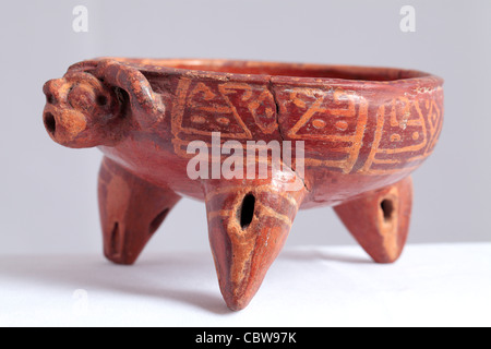 Pre-colombiana tazza di argilla (X secolo a.C.), Costa Rica Foto Stock