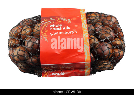 Un sacco di Sainsbury's castagne intero isolato su sfondo bianco Foto Stock