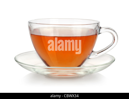 Bicchiere di vetro di tè con piattino isolati su sfondo bianco Foto Stock