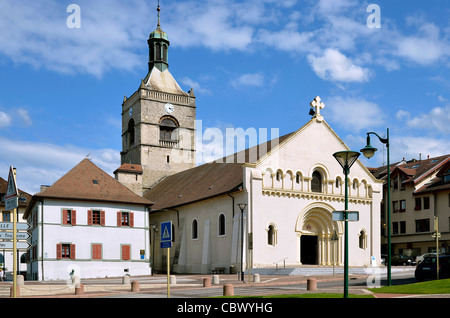 Chiesa l'Assomption di Evian-les-Bains sulle rive del lago Lemano a est della Francia, comune nel dipartimento dell'Alta Savoia Foto Stock