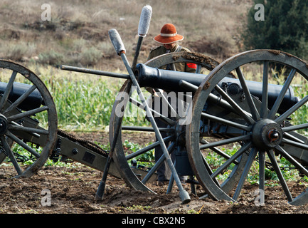 Il cannone caricato per la Guerra Civile Americana rievocazione Foto Stock