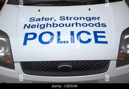 Più sicure e più forte nei quartieri auto della polizia segno del cofano, bagno, Inghilterra Foto Stock