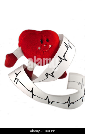 Foto del cuore di peluche e il suo cardiogram Foto Stock
