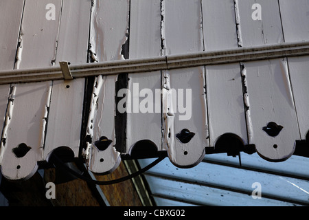 La stazione ferroviaria di Blackheath nel decadimento in London, England, Regno Unito Foto Stock