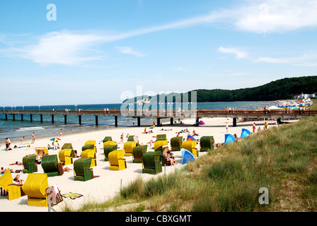 Spiaggia del Mar Baltico Binz sull'isola Ruegen. Foto Stock