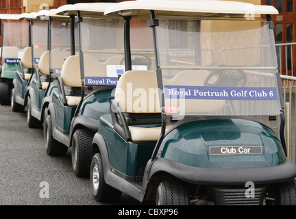 Electric golf carts at Royal Portrush Golf Club Foto Stock