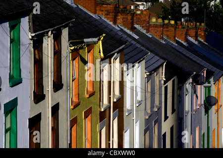 Case a schiera nel Bogside, Londonderry, Irlanda del Nord. Foto Stock