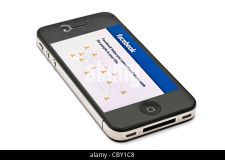 Sito web Facebook visualizzato sullo schermo di iPhone Foto Stock