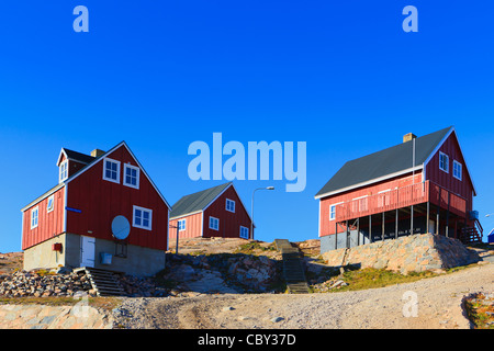 Villaggio di Ittoqqortoormiit, Scoresbysund, costa orientale Groenlandia Foto Stock