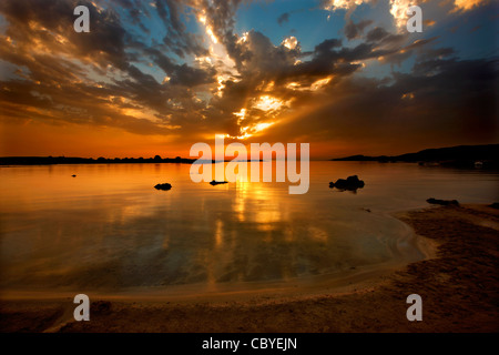 Tramonto a Elafonissos (o 'Elafonissi') spiaggia, prefettura di Chania, Creta, Grecia Foto Stock