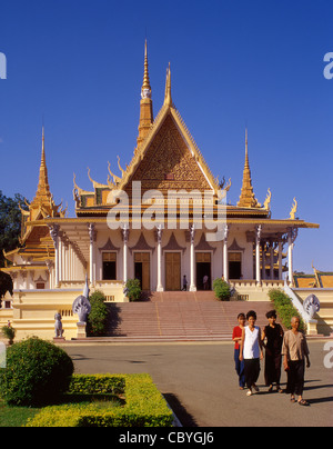 Cambogia Phnom Penh, Royal Palace, trono hall Foto Stock