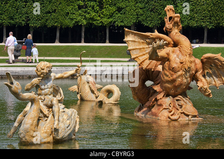 Il drago, fontana del parco e giardini al Chateau de Versailles, Versailles (78), Francia Foto Stock