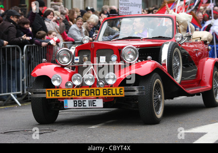 Russell concedere al 2012 Sfilata di capodanno a Londra Foto Stock