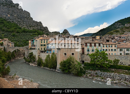 Entrevaux e il fiume Var Foto Stock