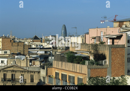 Vista di Barcellona con Akbar torre in distanza, Spagna Foto Stock