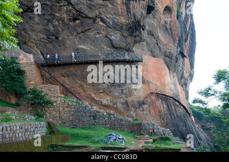 Il percorso fino alla cima di Sigiriya (Lion Rock), Sri Lanka Foto Stock