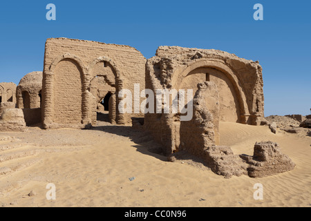 I primi il cimitero cristiano di Bagawat in basso a sud della pedemontana di Gebel el Teir, Kharga Oasis, Egitto Foto Stock