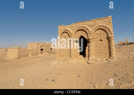 I primi il cimitero cristiano di Bagawat in basso a sud della pedemontana di Gebel el Teir, Kharga Oasis, Egitto Foto Stock