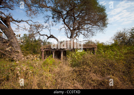 Hunting Lodge rovine dall ingresso di Ranthambhore National Park, Rajasthan, India settentrionale Foto Stock