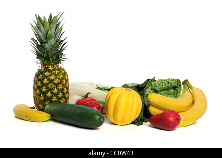La frutta e la verdura fresca su sfondo bianco Foto stock - Alamy