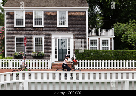 I ciclisti Nantucket Town Cape Cod Massachusetts USA Foto Stock