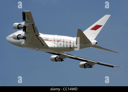 Bahrain Royal volo Boeing 747SP-21 (A9C-HMH) decollo dall'Aeroporto Heathrow di Londra. Foto Stock