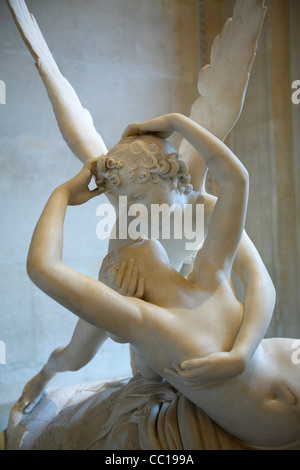 Amore e Psiche di Antonio Canova al museo del Louvre, Parigi, Francia Foto Stock