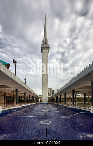 Minareto, Moschea Nazionale della Malesia (masjid Negara), Kuala Lumpur, Malesia Foto Stock