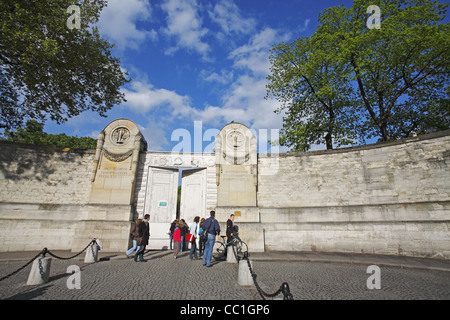 Ingresso principale del Cimitero di Père Lachaise, Parigi, Francia Foto Stock