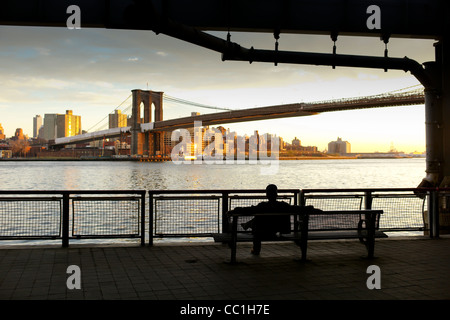 28 novembre 2011: le foto che mostra il ponte di Brooklyn e nella città di New York, Stati Uniti d'America. Foto Stock