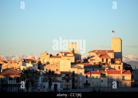 La città di Antibes con il bastione di Vauban Foto Stock