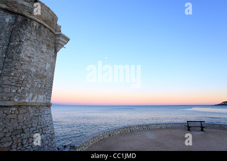 La città di Antibes con il bastione di Vauban Foto Stock