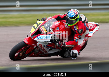 British Superbike Rider Barry Burrell in sella a una BMW S1000 RR. Foto Stock