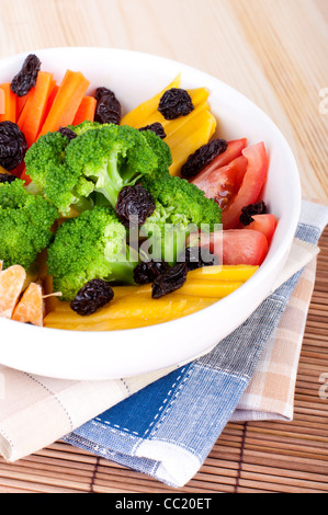 Frutta fresca e insalata di verdure. Foto Stock