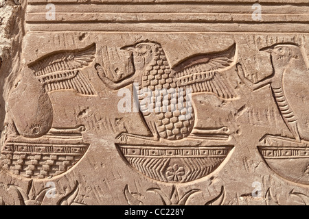 Lavoro di soccorso al Tempio Romano di Deir el-Hagar, Dakhla Oasis, deserto occidentale d'Egitto Foto Stock