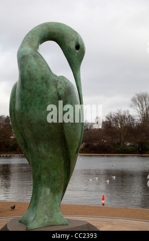 Simon spinotto 'Isis' lungo la serpentina in Hyde Park - Londra Foto Stock