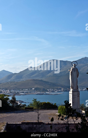 Statua della Vergine Maria sulla parte superiore dei Monts Orlando, Gaeta, Latina, lazio italia Foto Stock