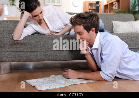 Accoppiare la tracciatura di percorso sulla mappa Foto Stock