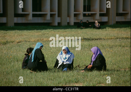 La vita nel campus dell Università di Bengasi, Libia la più antica Università fondata nel 1955. Foto Stock