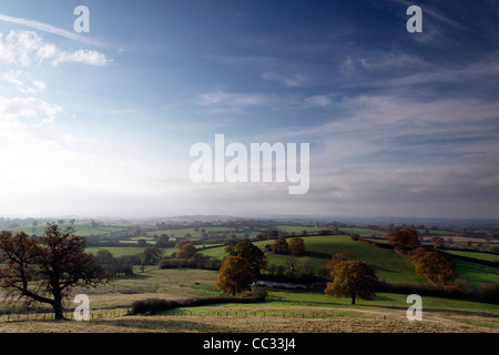 Una vista della Blackmore Vale da St. James's comune, vicino a Shaftesbury in Dorset, Inghilterra. Foto Stock