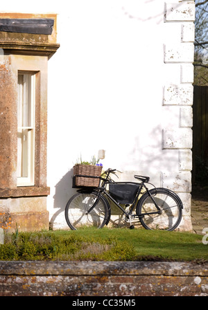 Casa offrendo bed and breakfast alloggio nel Wiltshire villaggio di Avebury, REGNO UNITO Foto Stock