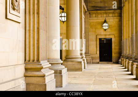 Ingresso a Leeds Town Hall Foto Stock