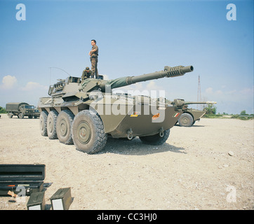 Italiana del ventesimo secolo i veicoli militari armati pesanti Centauro degli anni novanta Foto Stock