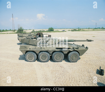 Italiana del ventesimo secolo i veicoli militari armati pesanti Centauro degli anni novanta Foto Stock